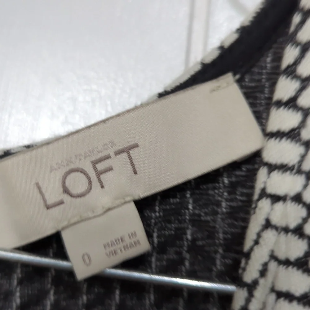 ❤️5/$25   Euc Loft Black And White Dress